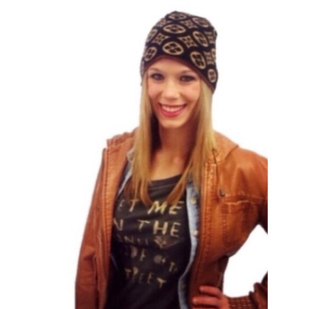 Black and tan knit beanie #B02